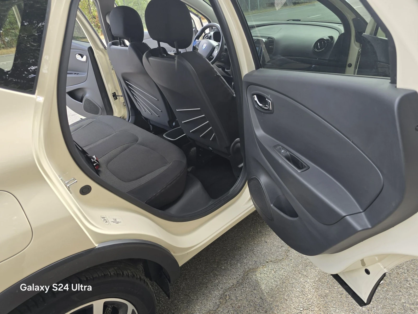 Renault Captur 1.2TCe 33400км, снимка 11 - Автомобили и джипове - 56123546