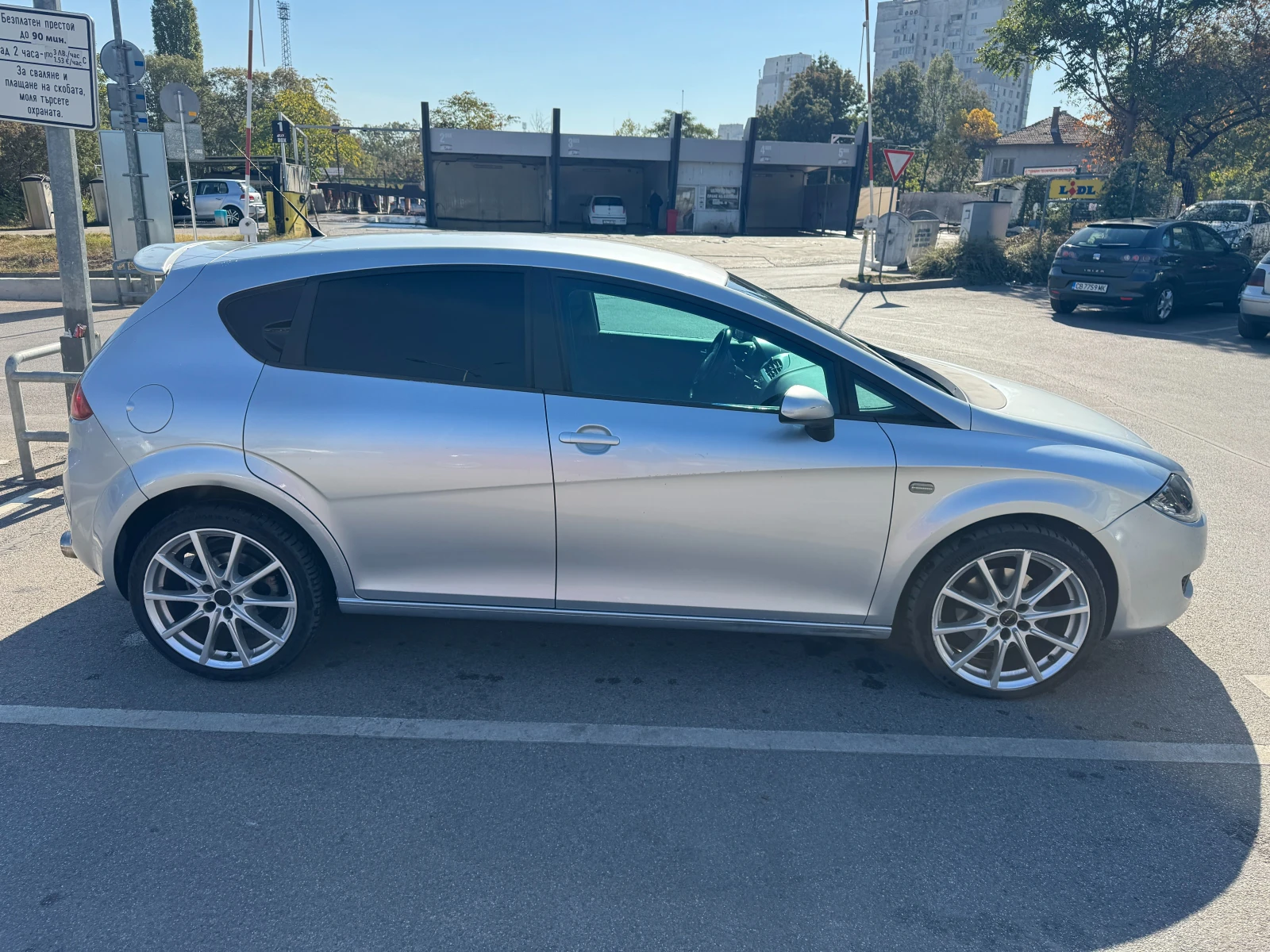 Seat Leon 2.0 TDI BKD, снимка 4 - Автомобили и джипове - 56432096