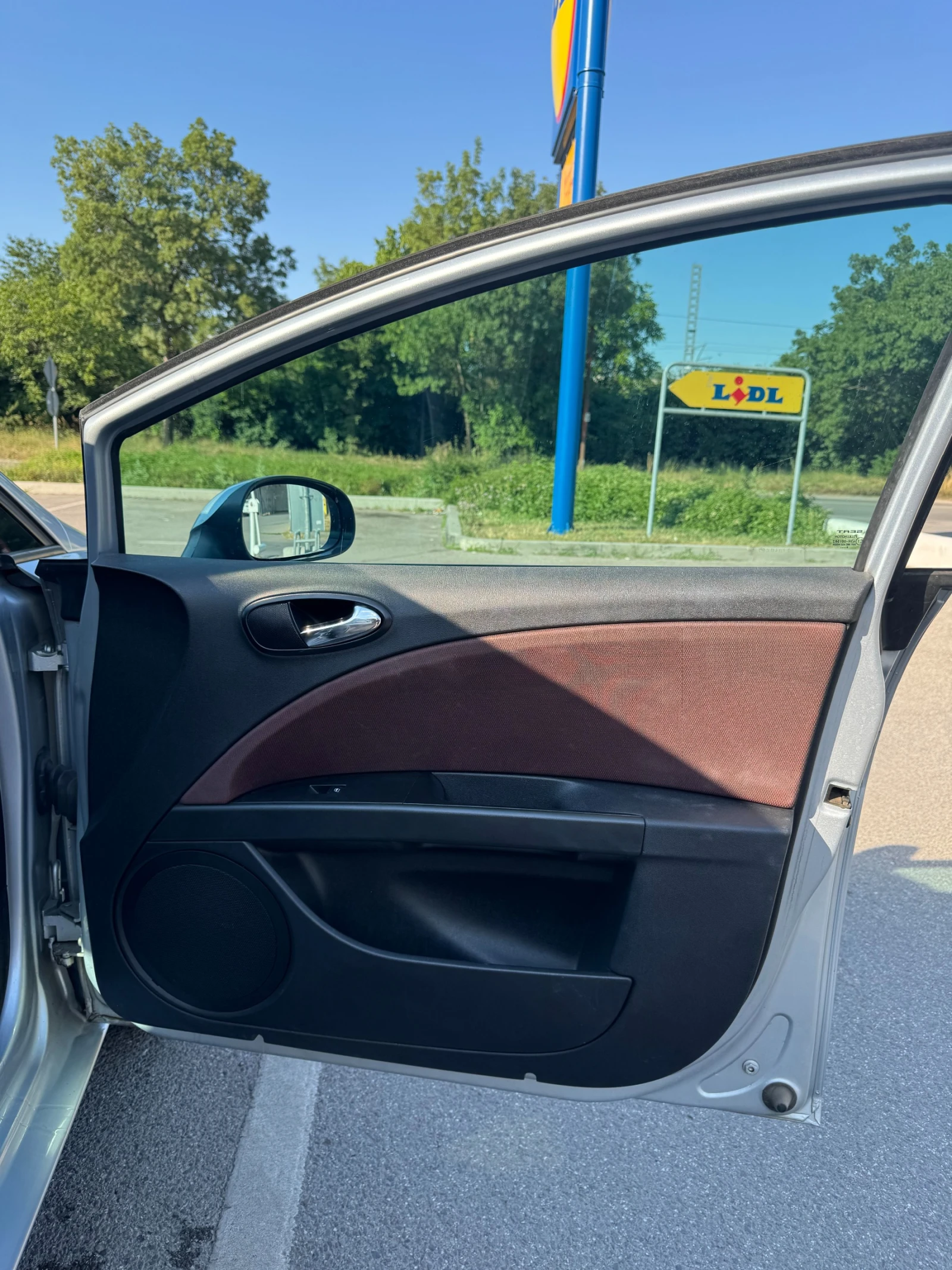 Seat Leon 2.0 TDI BKD, снимка 13 - Автомобили и джипове - 56432096