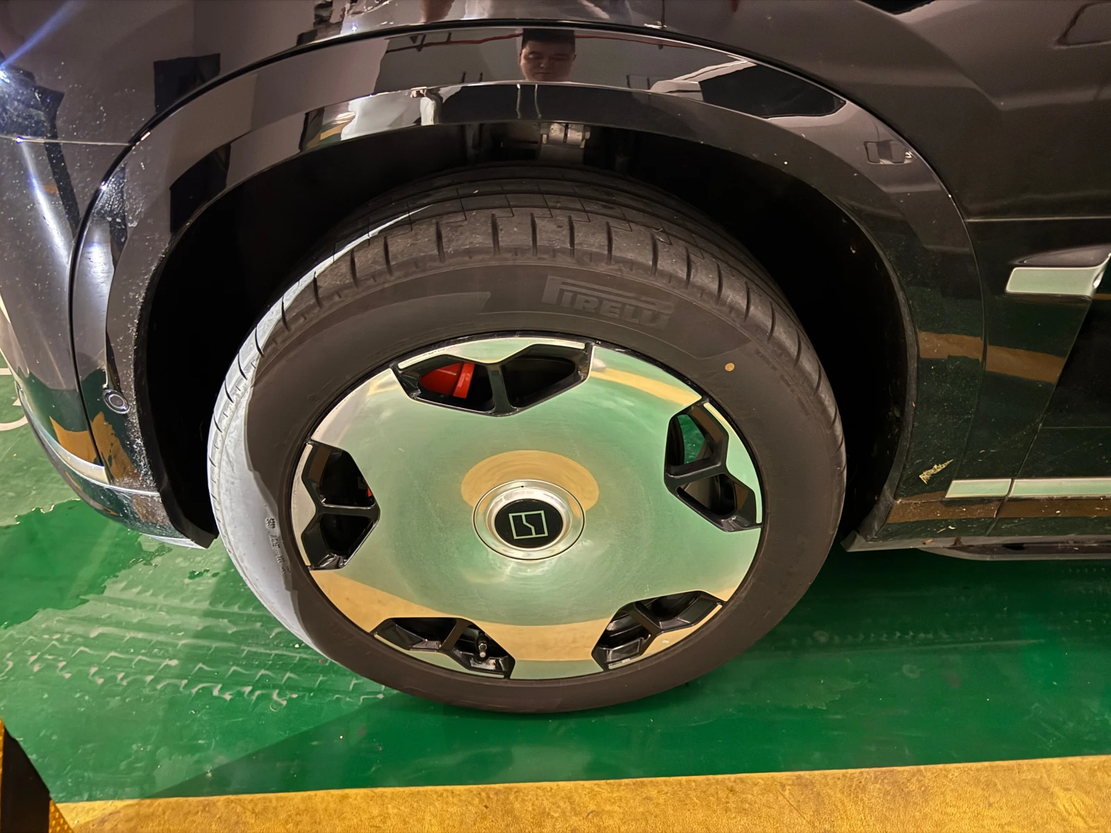 Zeekr 9X | 70 kWh | AWD 4X4 | 898 �.�. | Mobile.bg � ����������� 3