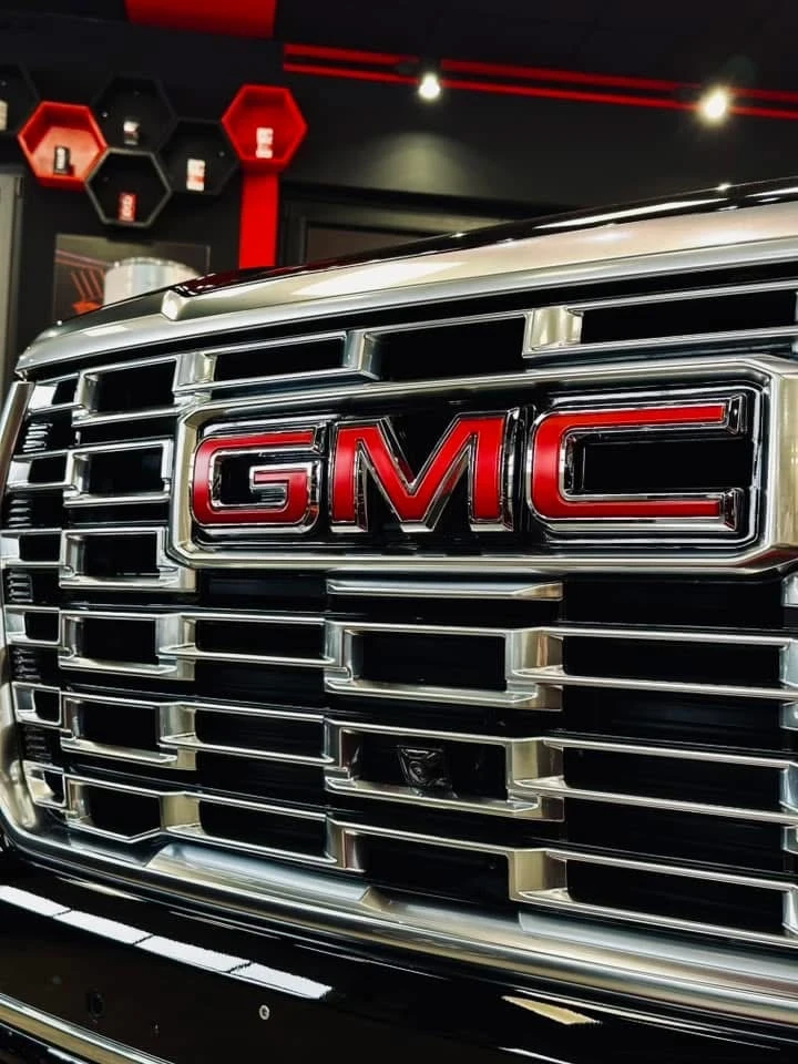 Gmc Yukon Denali, Facelift - модел 2025, 6.2. V8 - изображение 2