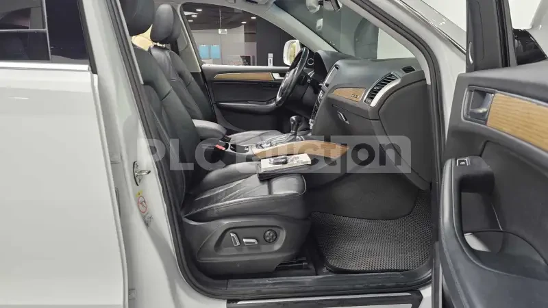 Audi Q5 45TDI Quattro | ОБДУХВАНЕ | КАМЕРА | ПОДГРЕВ , снимка 9 - Автомобили и джипове - 54229383