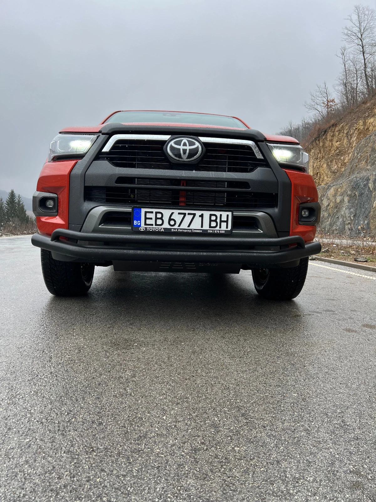 Toyota Hilux Hilux INVINCIBLE/JBL/2.8 с ДДС - изображение 8