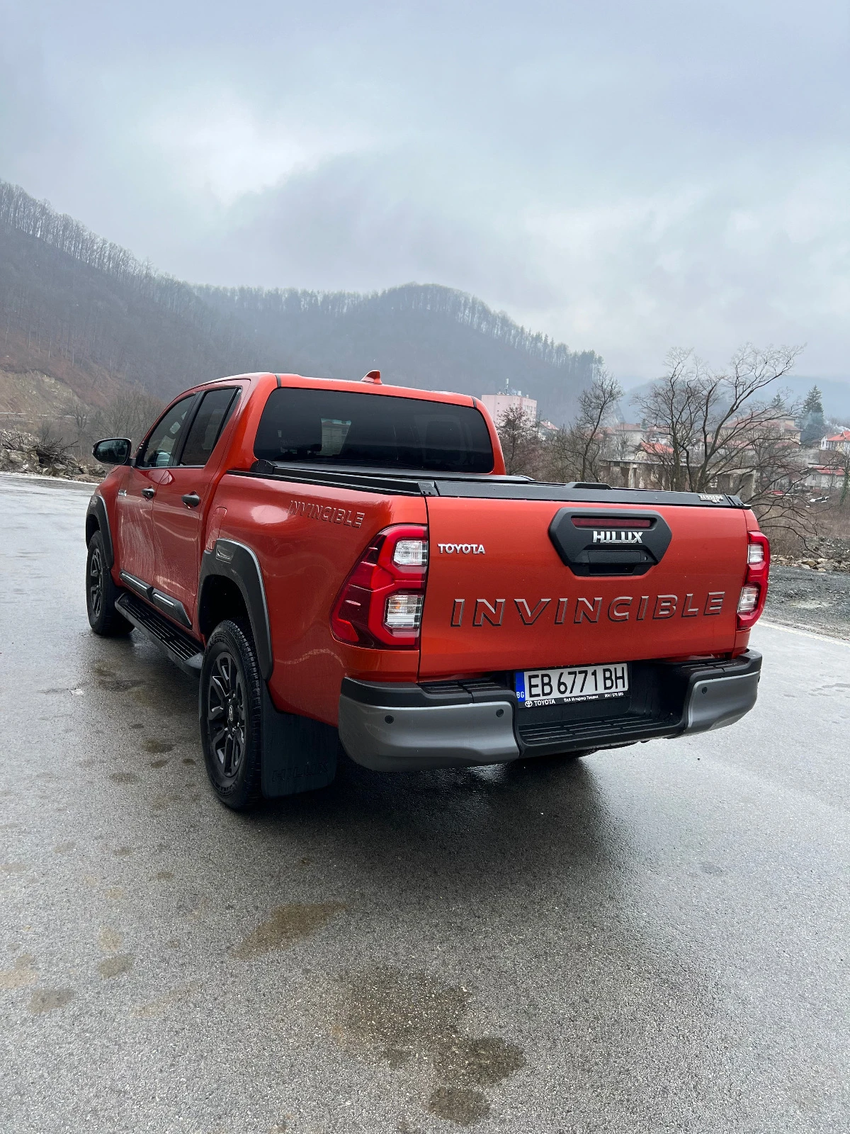 Toyota Hilux Hilux INVINCIBLE/JBL/2.8 с ДДС - изображение 5