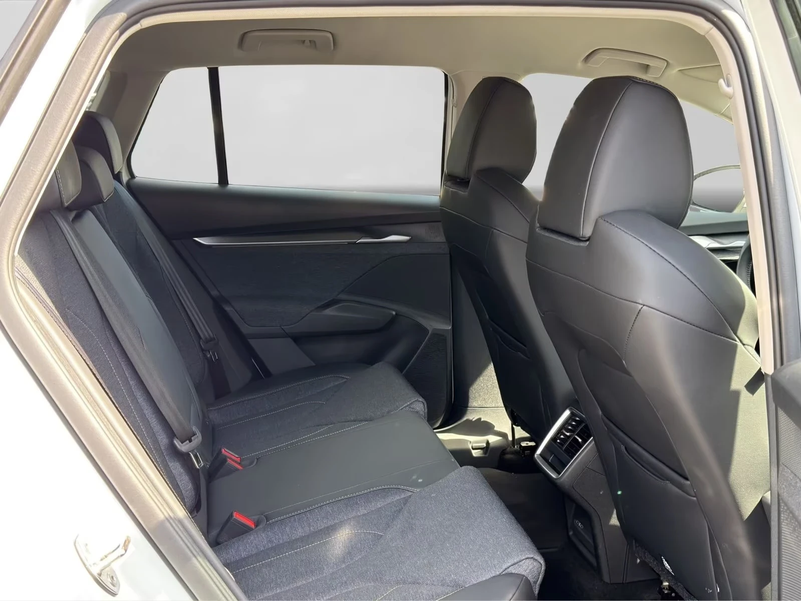 Skoda Elroq 85 LOFT Matrix DISTRONIC Keyless Winter Package, снимка 10 - Автомобили и джипове - 54111311