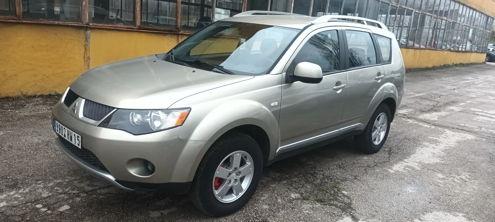 Mitsubishi Outlander 2000tdi 4x4, снимка 3 - Автомобили и джипове - 54706103