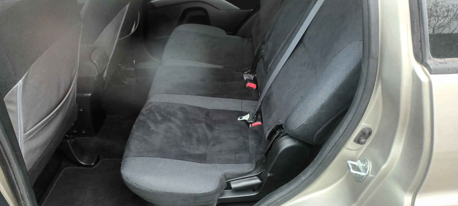 Mitsubishi Outlander 2000tdi 4x4, снимка 8 - Автомобили и джипове - 54706103