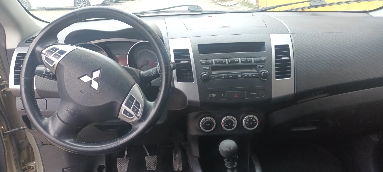 Mitsubishi Outlander 2000tdi 4x4, снимка 6 - Автомобили и джипове - 54706103