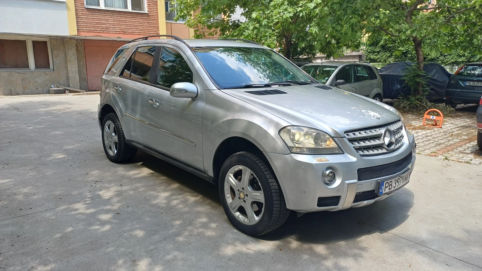 Mercedes-Benz ML 320, снимка 5 - Автомобили и джипове - 54795769