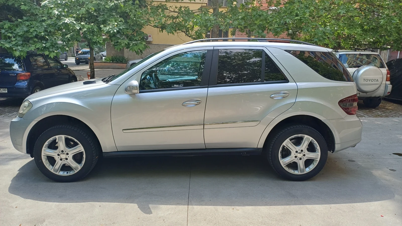 Mercedes-Benz ML 320, снимка 8 - Автомобили и джипове - 54795769