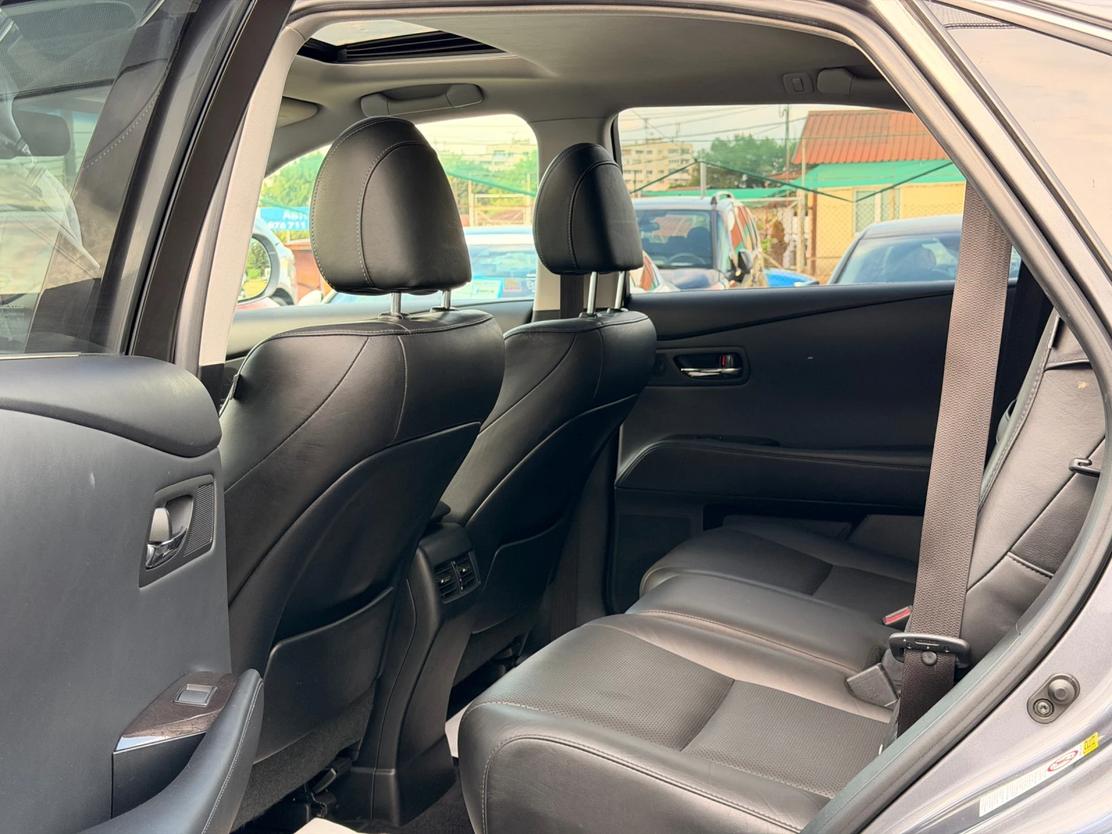 Lexus RX 450h Facelift-3.5HAYBRID-KEYLESS-КАМЕРА360-УНИКАТ-199КМ, снимка 12 - Автомобили и джипове - 54797855