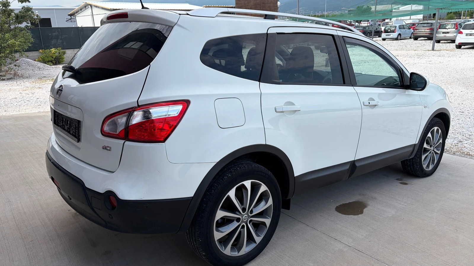 Nissan Qashqai 2.0dCi 4x4 , снимка 4 - Автомобили и джипове - 54939939