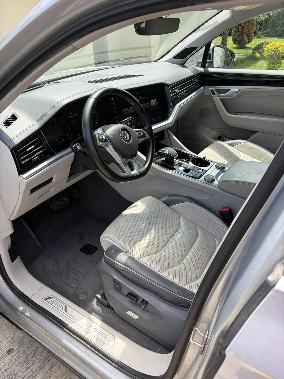 VW Touareg 3.0 TDI V6, снимка 7 - Автомобили и джипове - 55238488