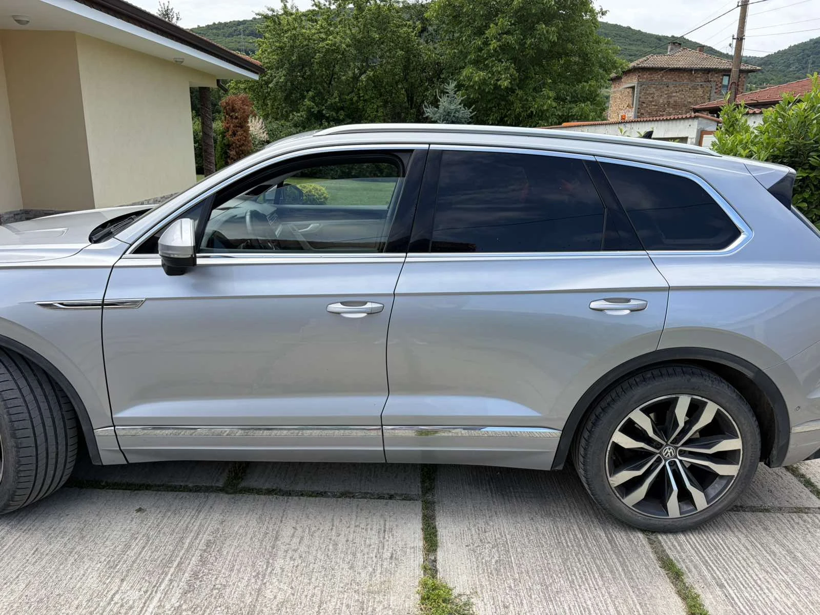 VW Touareg 3.0 TDI V6, снимка 2 - Автомобили и джипове - 55238488