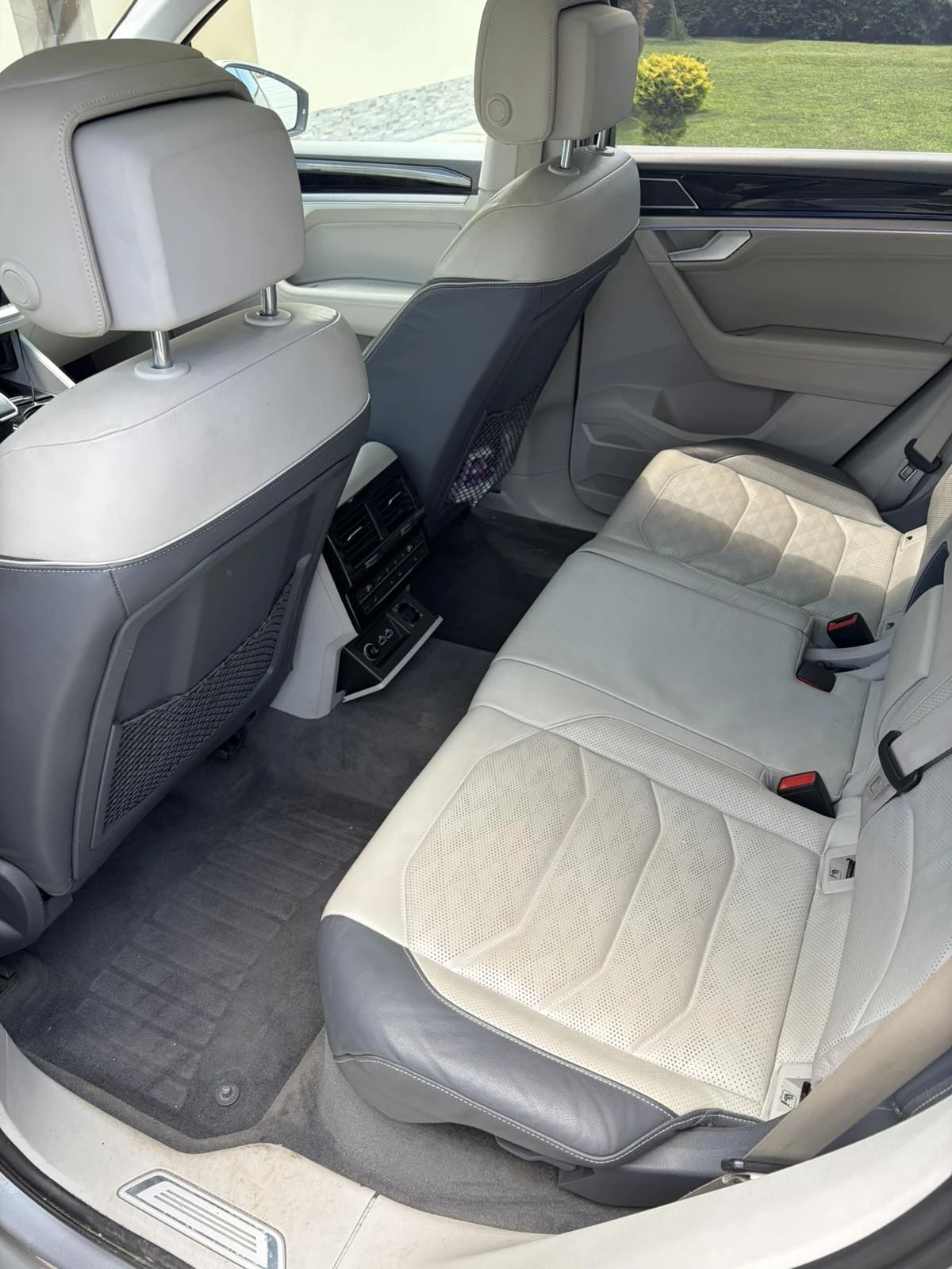 VW Touareg 3.0 TDI V6, снимка 10 - Автомобили и джипове - 55238488