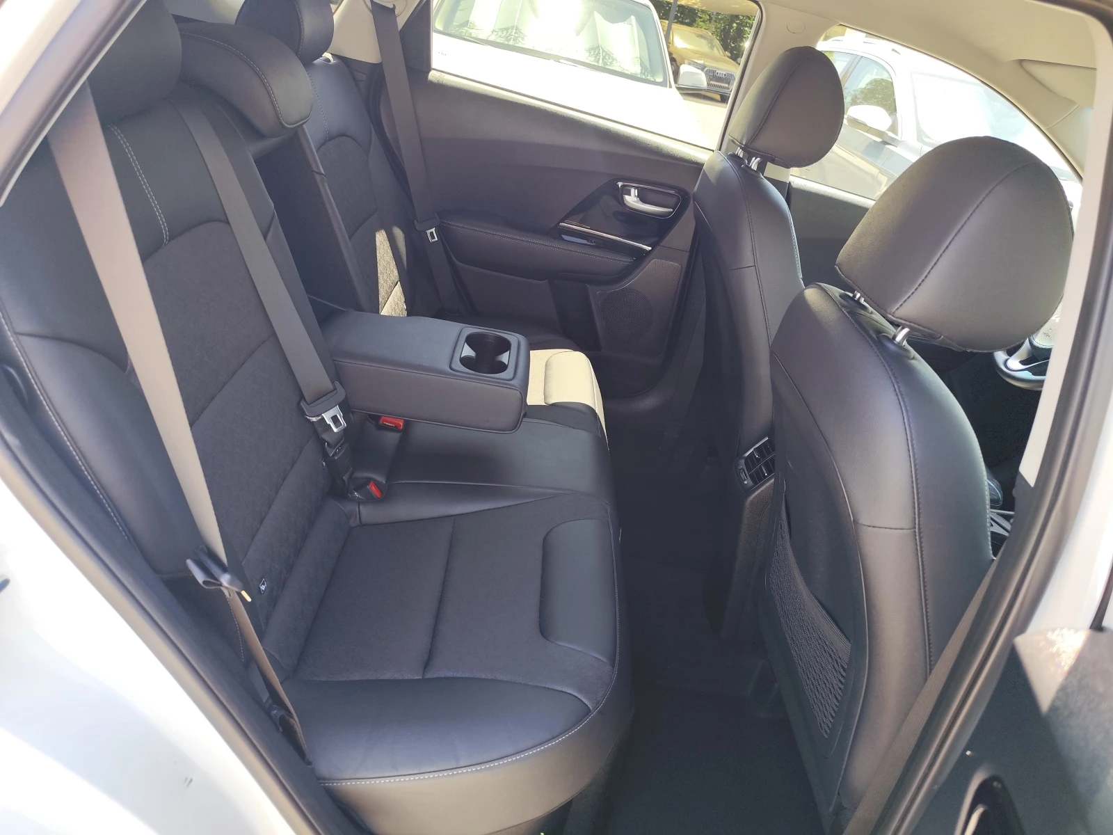 Kia Niro 1.6GDi PHEV* EVOLUTION* AВТОМАТИК* PLUG-IN HYBRID*, снимка 13 - Автомобили и джипове - 55240503