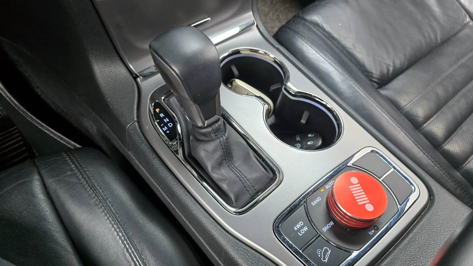 Jeep Grand cherokee 3.6 Limited X, снимка 8 - Автомобили и джипове - 55259757