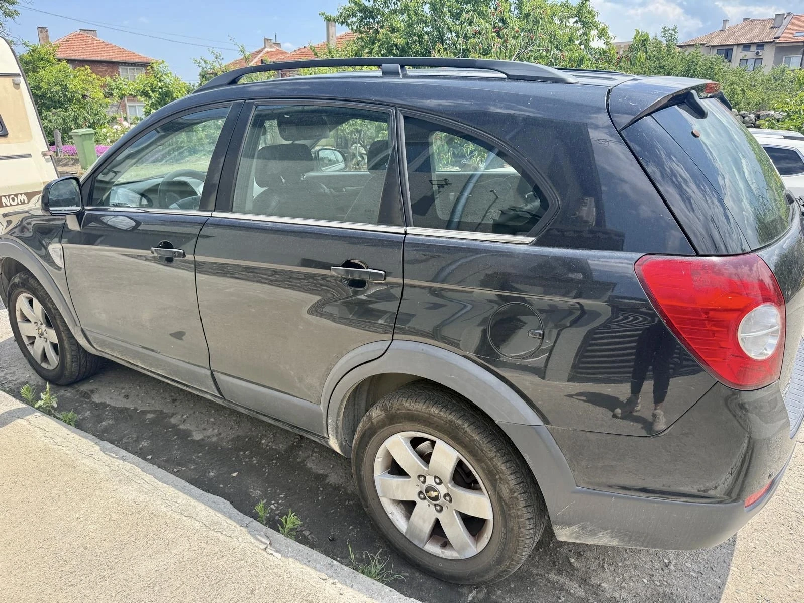 Chevrolet Captiva 2.4 Газ/Бензин, 6+ 1 места, снимка 3 - Автомобили и джипове - 55385098