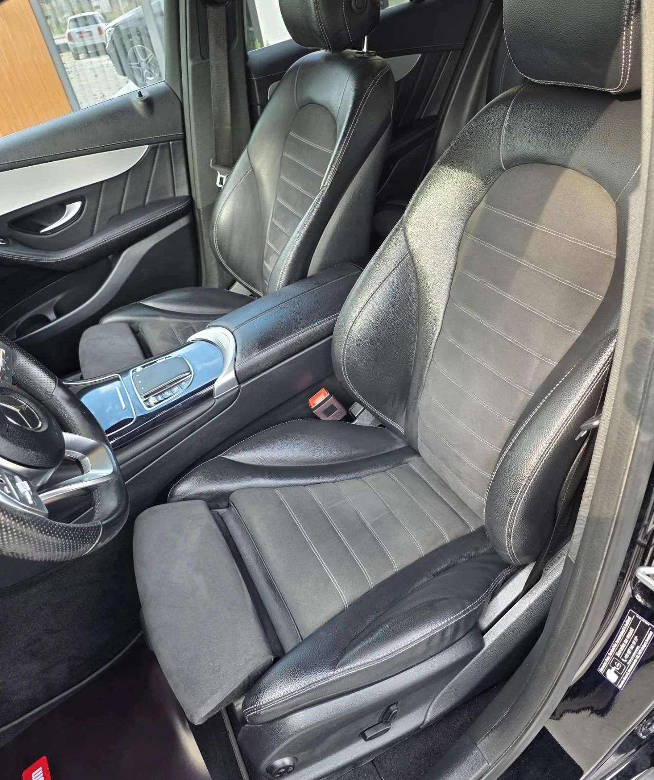 Mercedes-Benz GLC 200d 4 MATIC COUPE AMG Premium, снимка 16 - Автомобили и джипове - 56169384