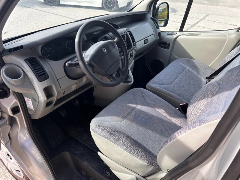 Renault Trafic 1.9dCI 6-местен Клима , снимка 10 - Бусове и автобуси - 42341142