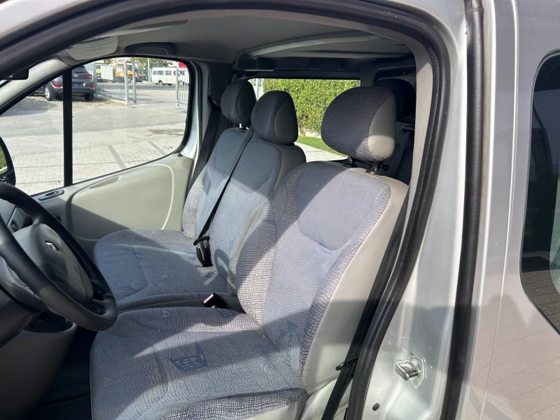 Renault Trafic 1.9dCI 6-местен Клима , снимка 13 - Бусове и автобуси - 42341142