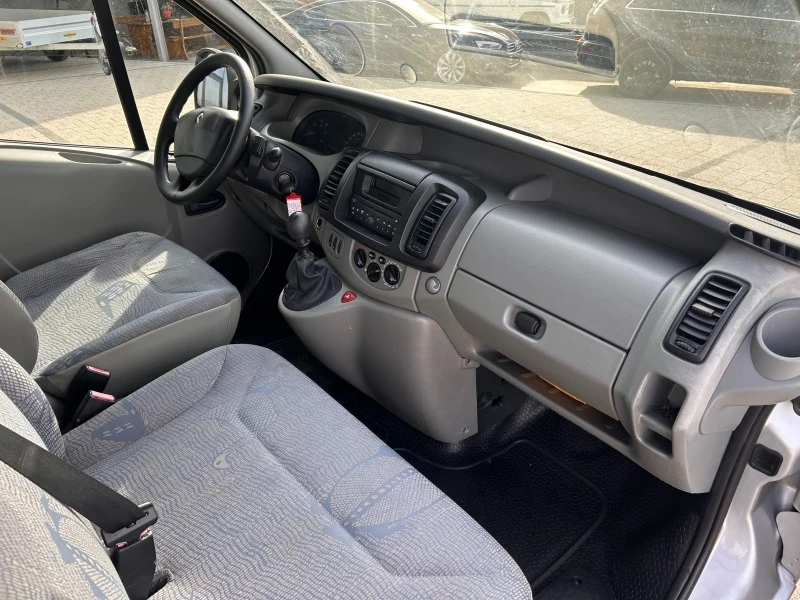 Renault Trafic 1.9dCI 6-местен Клима , снимка 7 - Бусове и автобуси - 42341142