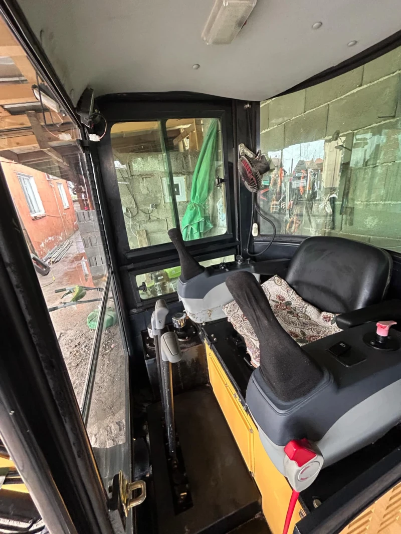 Багер Друга марка WCM 1.5 тона, снимка 2 - Индустриална техника - 53139986