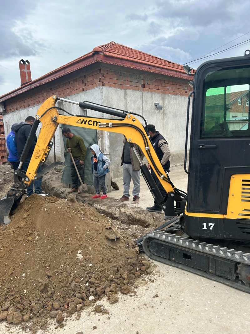 Багер Друга марка WCM 1.5 тона, снимка 3 - Индустриална техника - 53139986