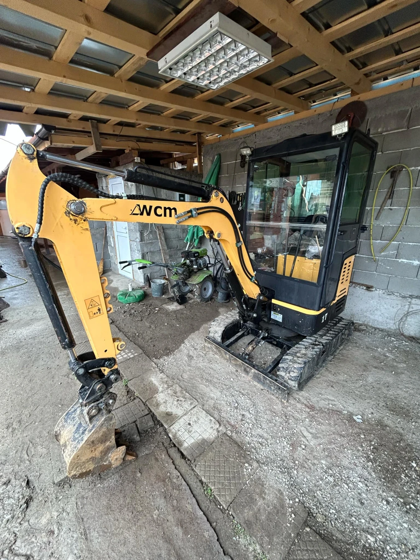 Багер Друга марка WCM 1.5 тона, снимка 1