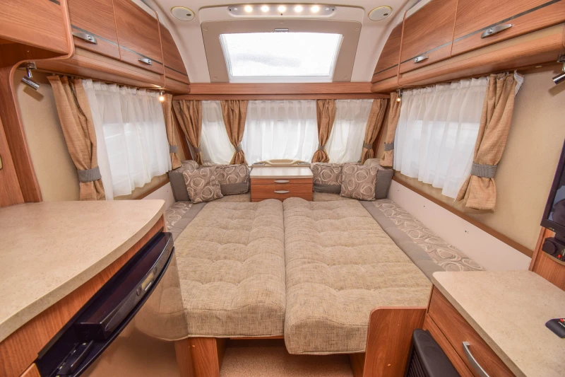 Каравана Sprite Cruzer 460SR, снимка 10 - Каравани и кемпери - 53407809