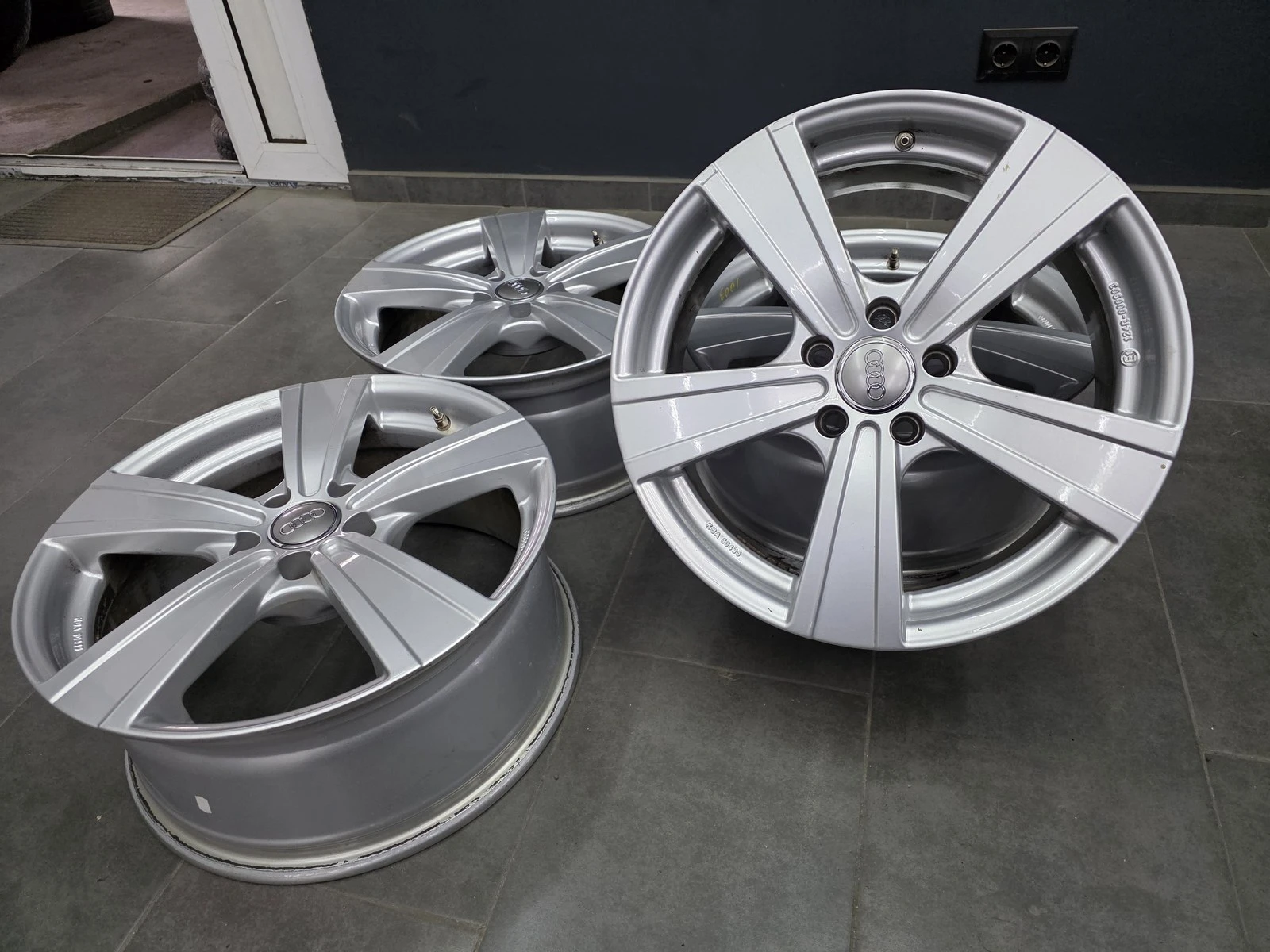 Джанти за Audi, снимка 2 - Гуми и джанти - 56718976