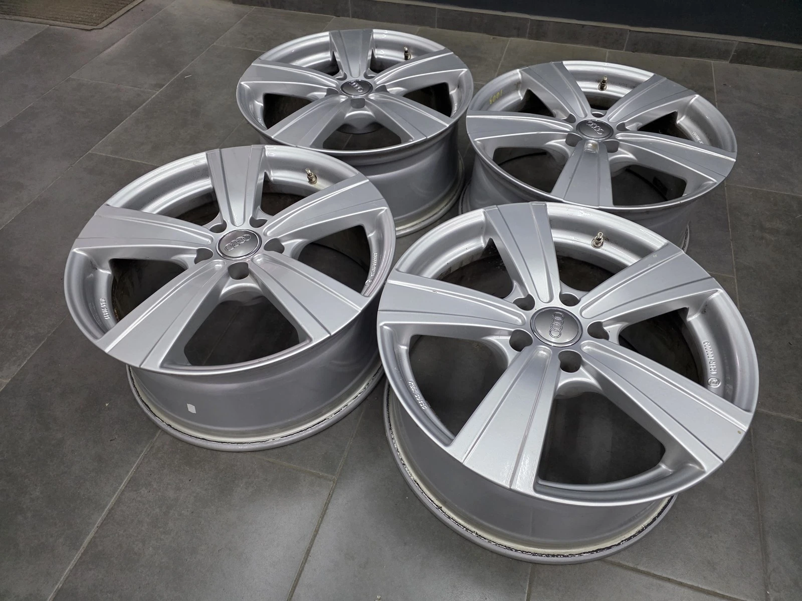 Джанти за Audi, снимка 4 - Гуми и джанти - 56718976