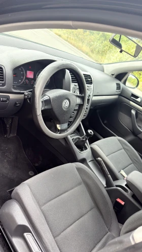 VW Golf 1.6 BiFuel - 5000 лв. / 2556.46 € - 45603348 6