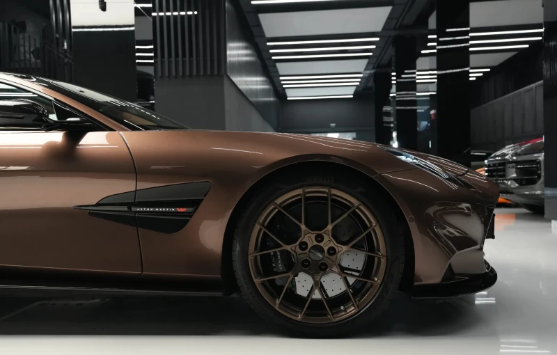 Aston Martin Vanquish III 5.2 V12, снимка 12 - Автомобили и джипове - 50771145