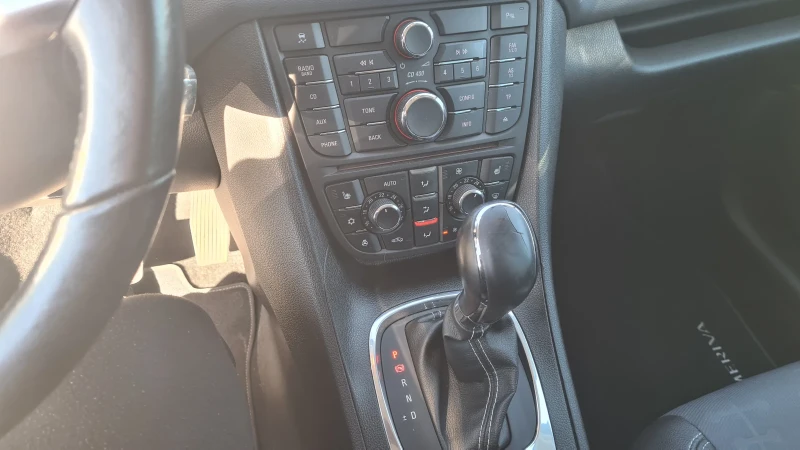 Opel Meriva 1.4 benzin автоматик, снимка 9 - Автомобили и джипове - 52649362