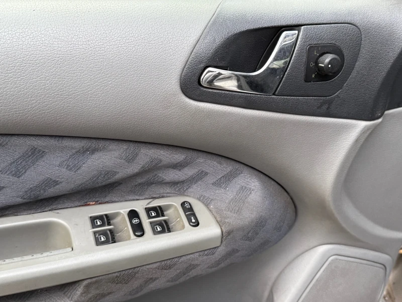 Skoda Octavia 1.8 T, снимка 7 - Автомобили и джипове - 52641739