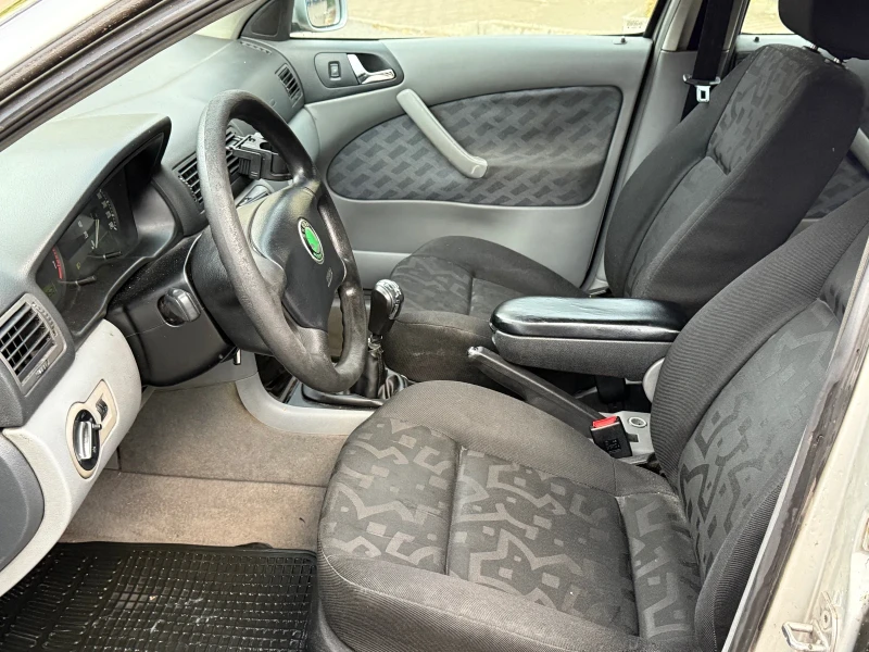 Skoda Octavia 1.8 T, снимка 8 - Автомобили и джипове - 52641739