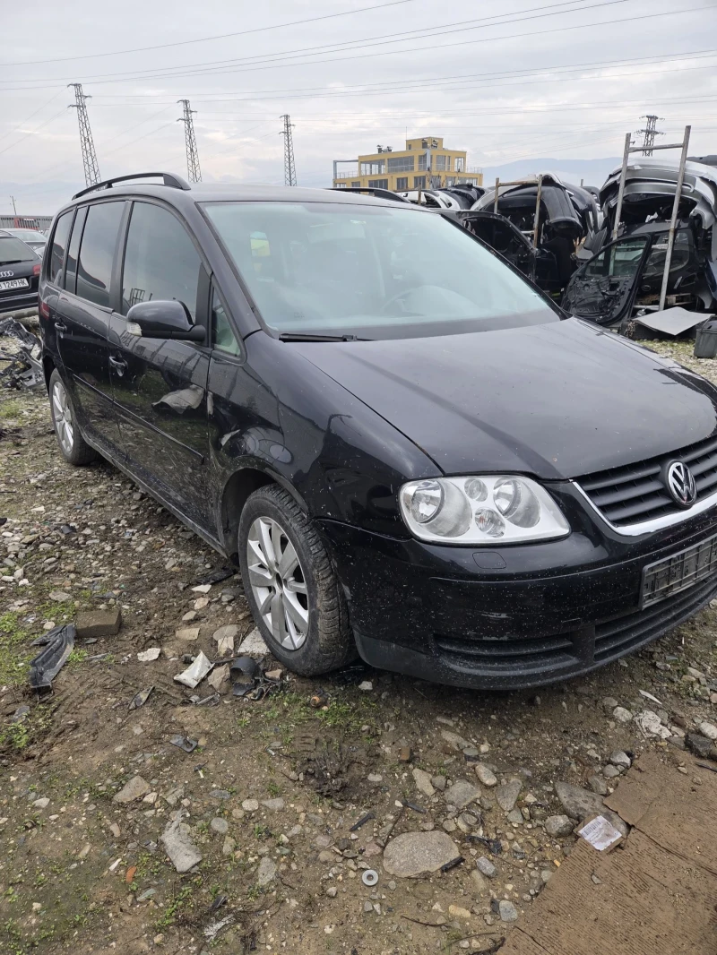 VW Touran, снимка 3 - Автомобили и джипове - 52652768