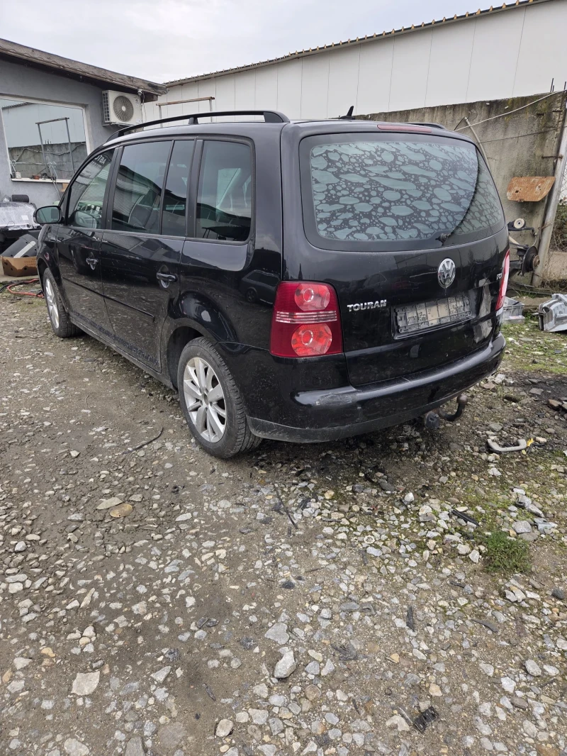 VW Touran, снимка 5 - Автомобили и джипове - 52652768