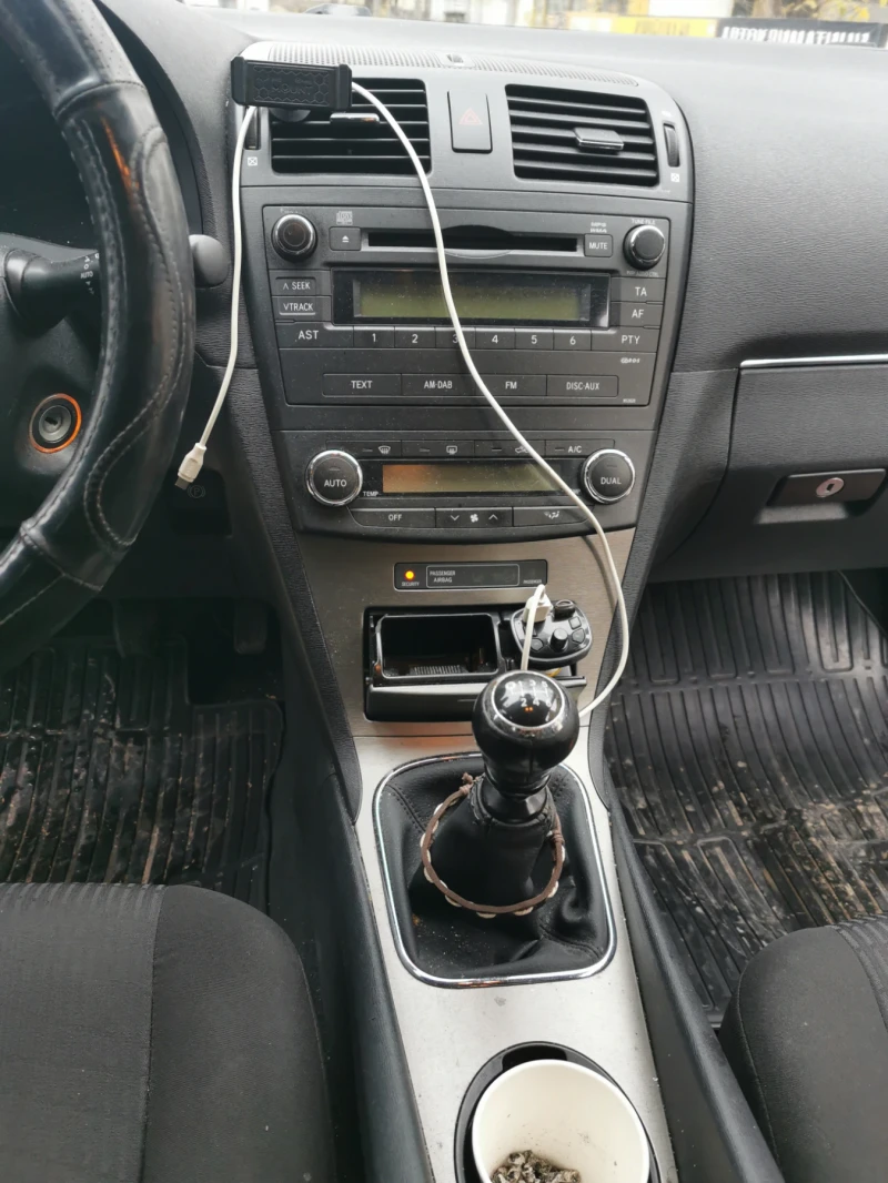 Toyota Avensis 2.0D4D, снимка 10 - Автомобили и джипове - 52682061