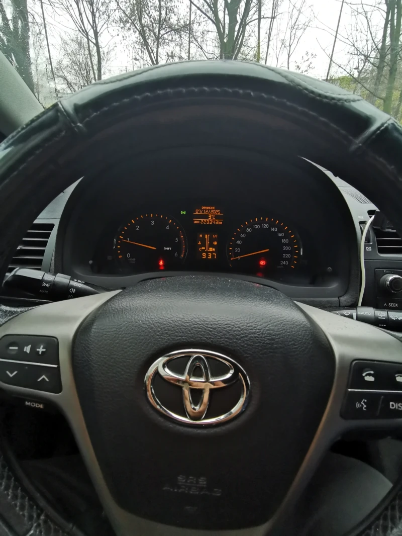 Toyota Avensis 2.0D4D, снимка 9 - Автомобили и джипове - 52682061