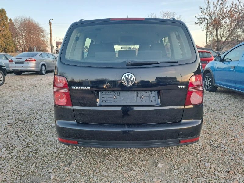 VW Touran 1.9тди/7Места, снимка 5 - Автомобили и джипове - 52854106