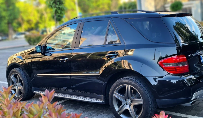 Mercedes-Benz ML 550 550, снимка 2 - Автомобили и джипове - 53483300