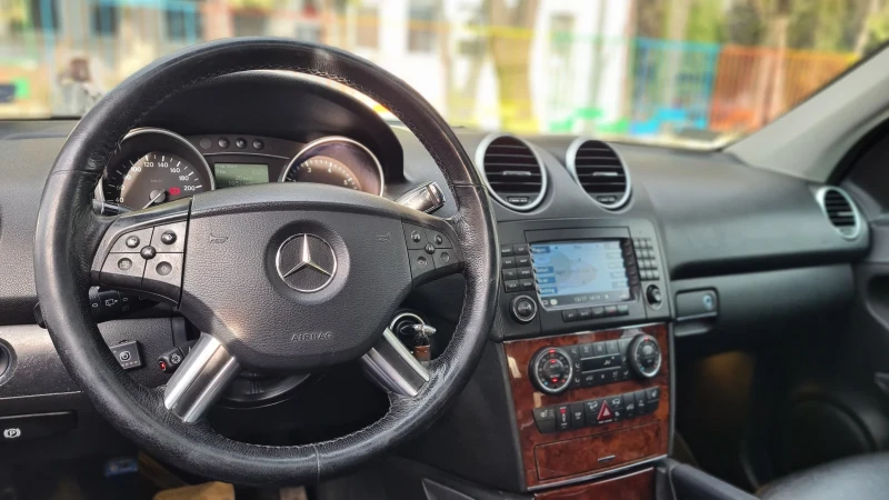 Mercedes-Benz ML 550 550, снимка 6 - Автомобили и джипове - 53483300