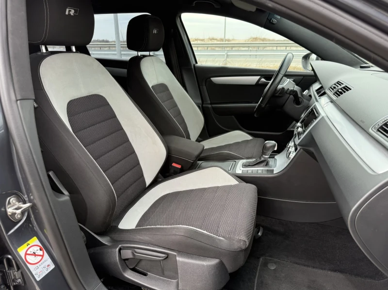 VW Passat 2.0 TDI 177к.с R LINE / LED / AVTOMAT / NAVI , снимка 11 - Автомобили и джипове - 53573349