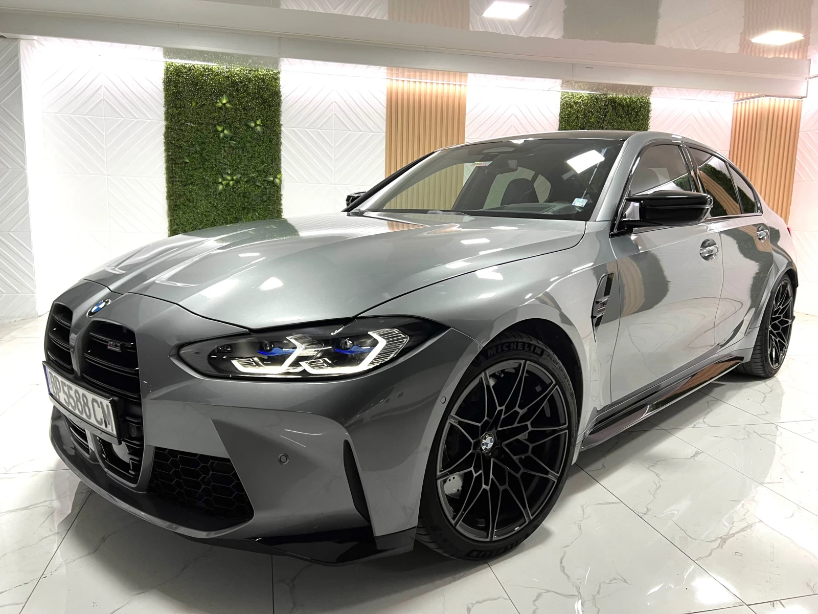 BMW M3 Competition / X Drive / 360 камера / Кожено табло - изображение 2