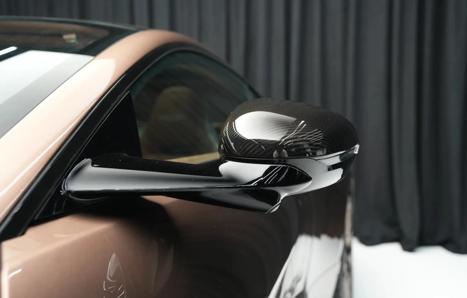 Aston Martin Vanquish III 5.2 V12 - изображение 6