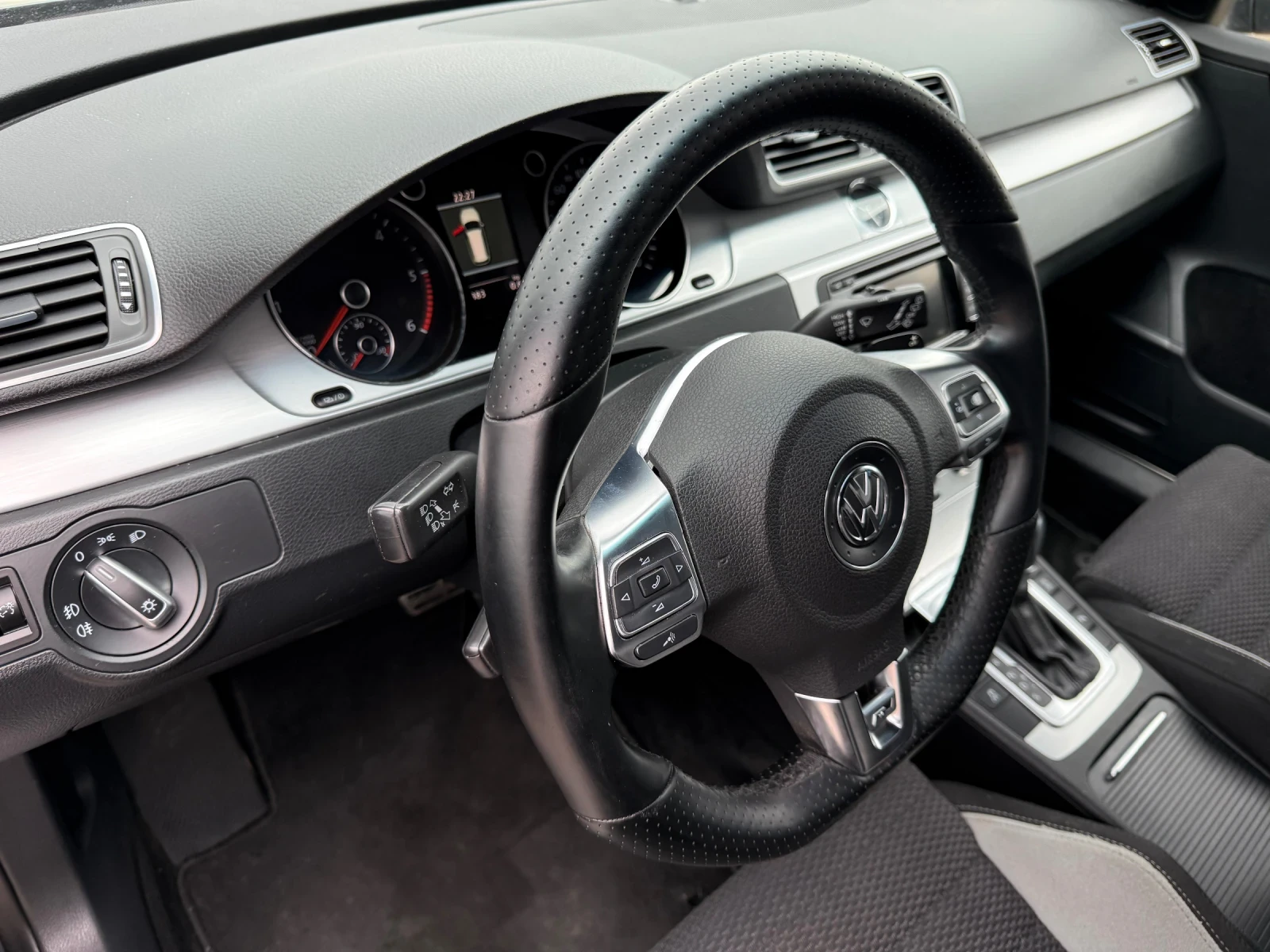 VW Passat 2.0 TDI 177�.� R LINE / LED / AVTOMAT / NAVI  | Mobile.bg � ����������� 9