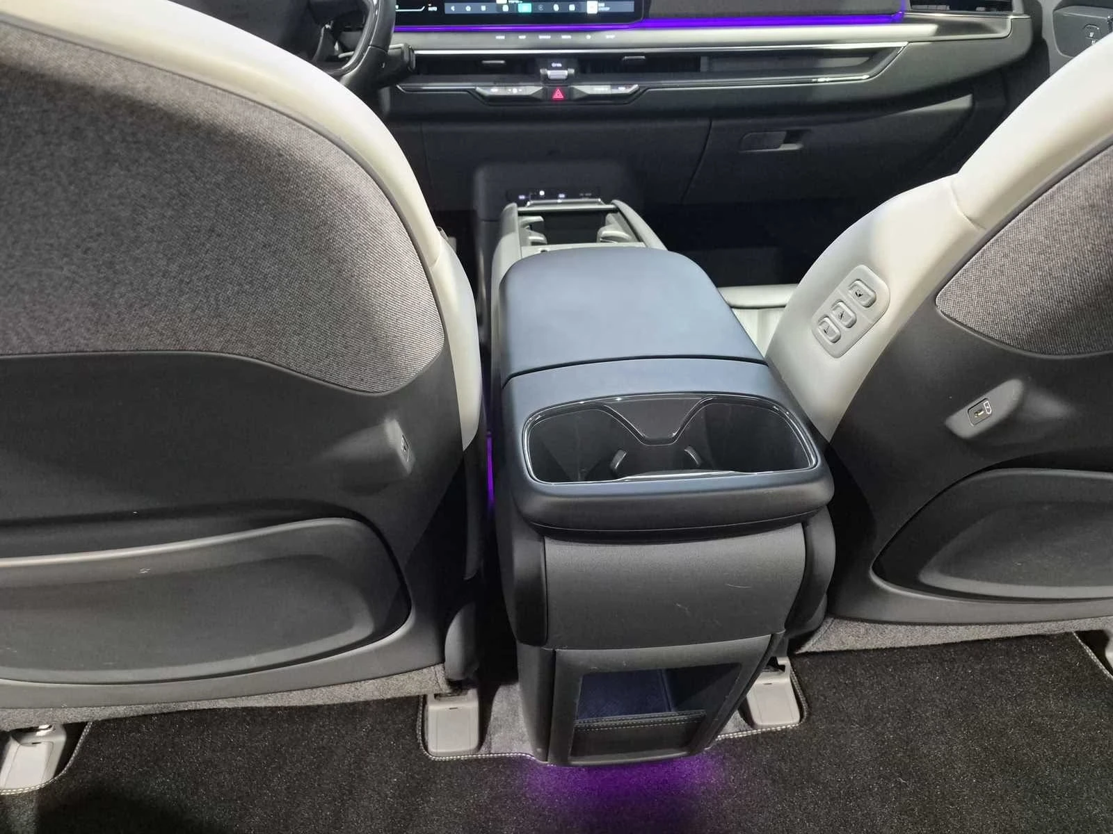 Kia EV9 AWD GT-LINE LAUNCH-EDITION HEAD-UP PANORAMA 7� | Mobile.bg � ����������� 12