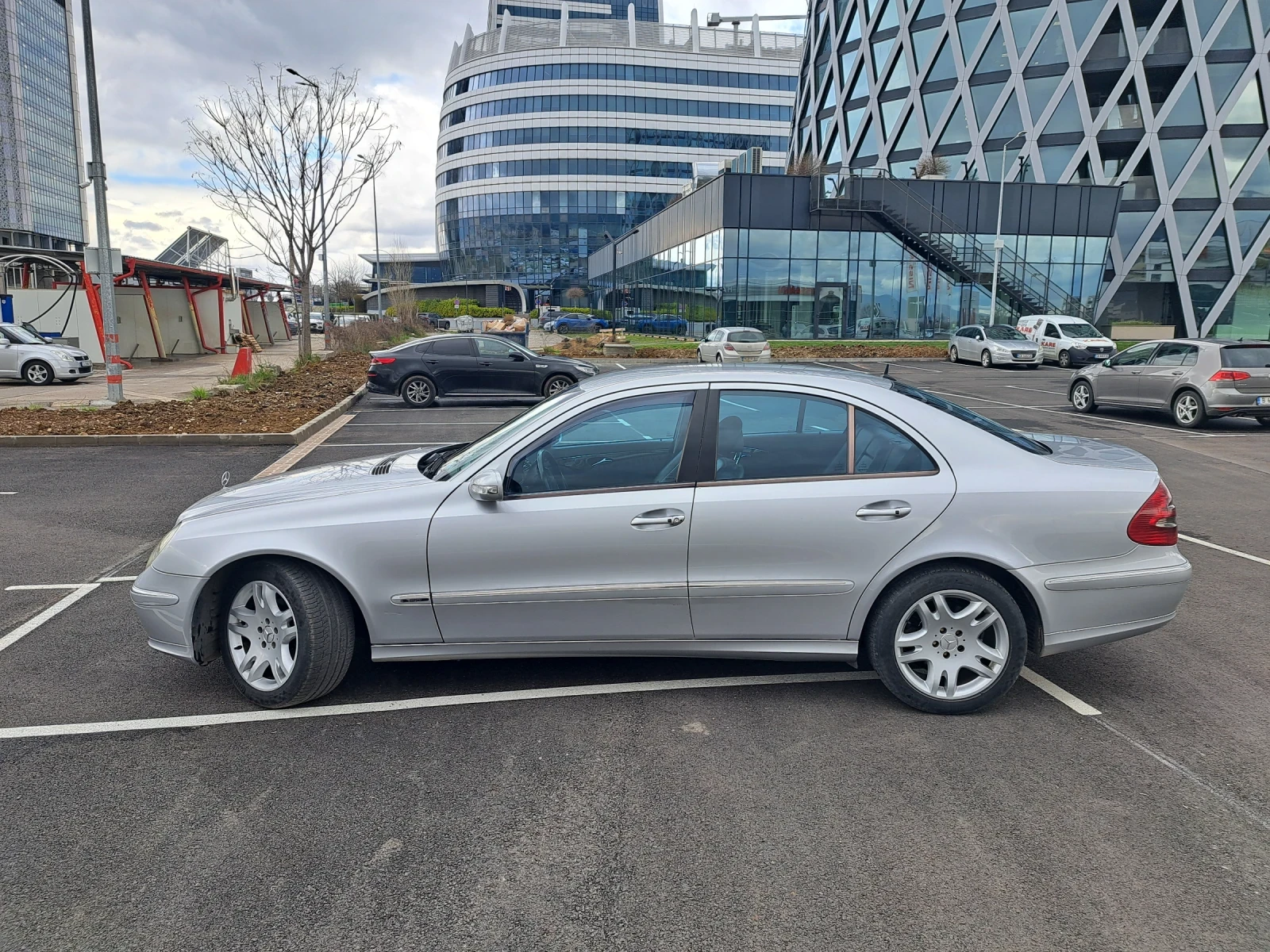Mercedes-Benz E 270 CDI AVANGARDE : FULL , снимка 2 - Автомобили и джипове - 54078970